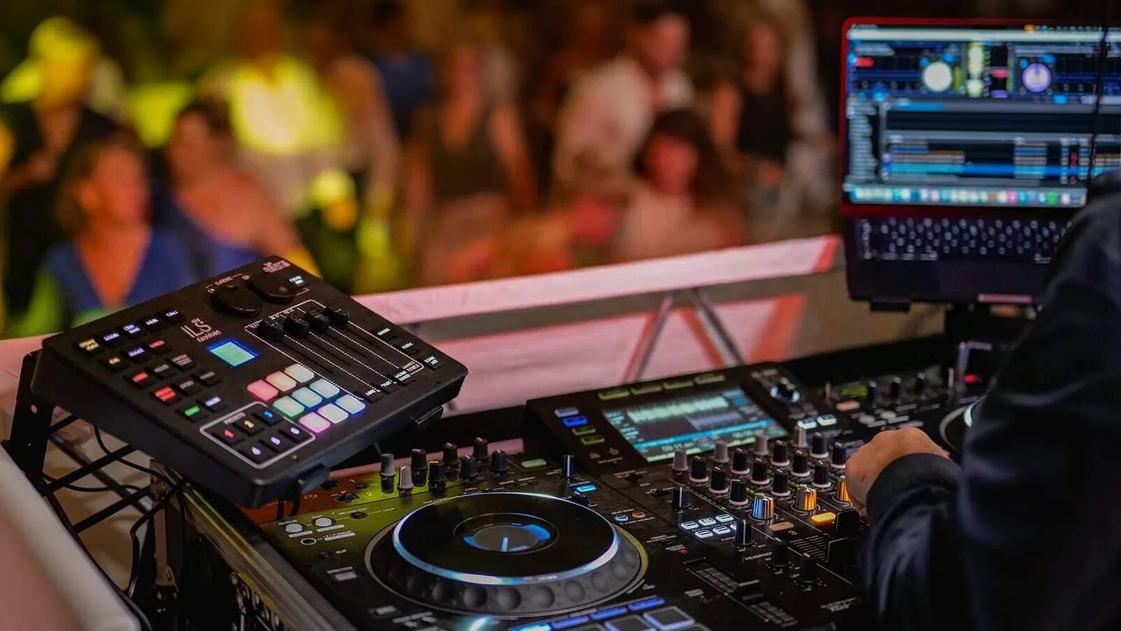 Installation DJ haut de gamme pour mariage à Quimper et Brest